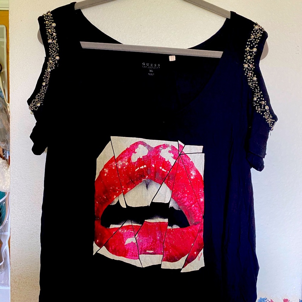 Guess Cold Shoulder Top